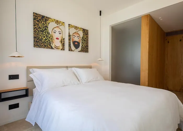 Abelia Sea Suites
